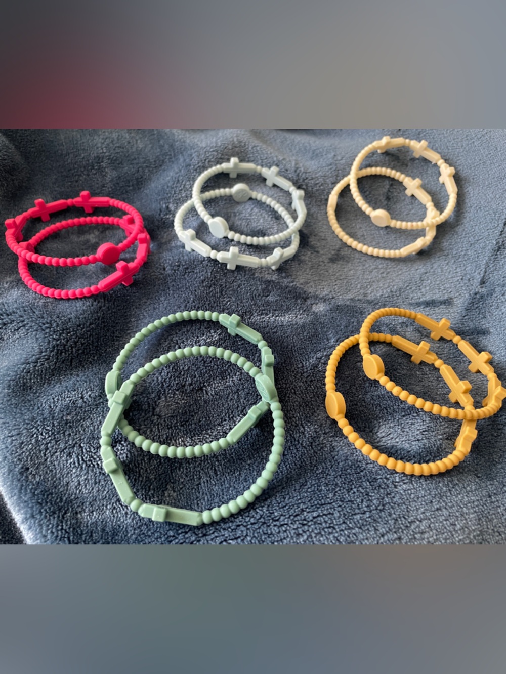 10 Silicone Cross Bracelets ✝️